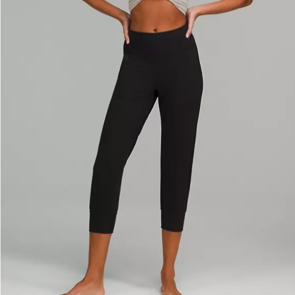 Size 12 black lulu leggings cropped - Picture 2 of 9